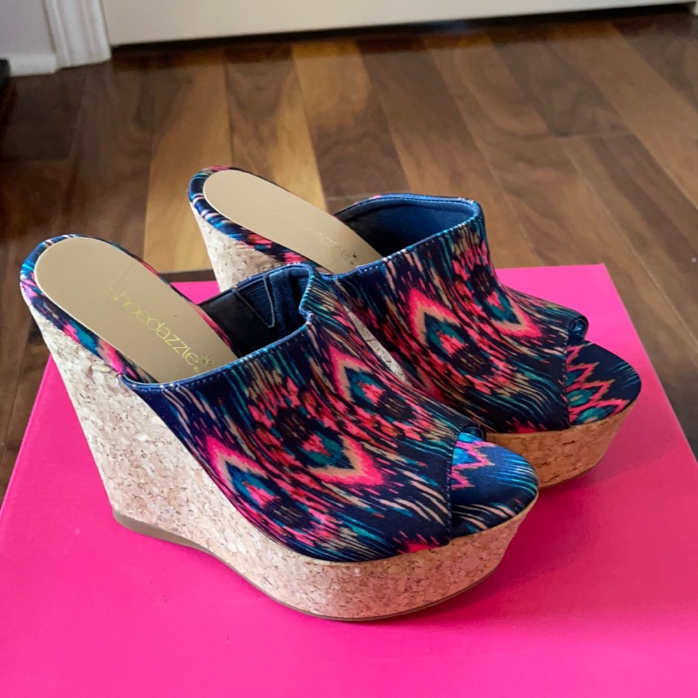 Shoe Dazzel wedged slip ons